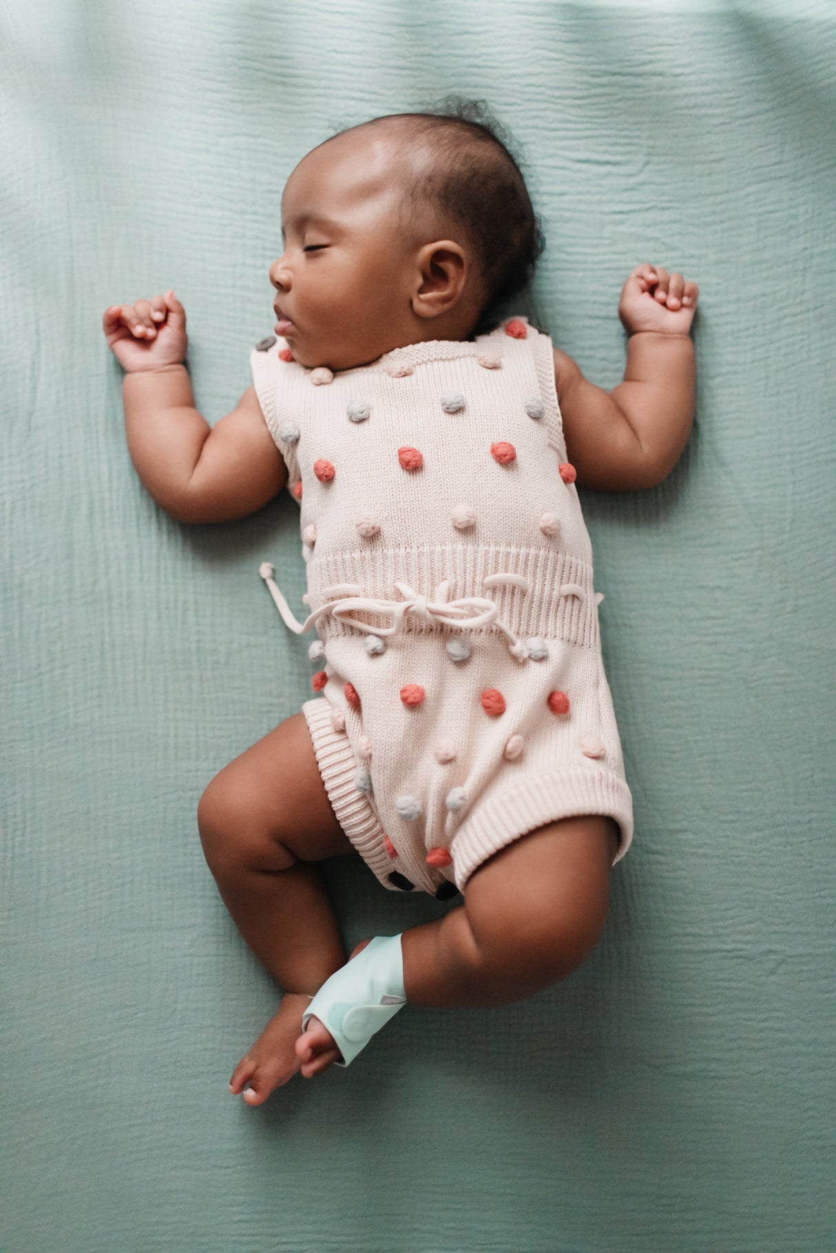 Owlet Baby Monitor Duo - Smart Sock 3 and Cam 2 - Sleepy Sage